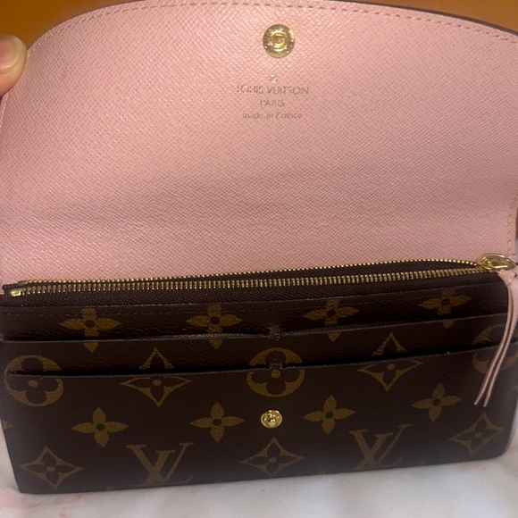 Louis Vuitton (Authentic Emilie wallet) (receipt in pictures) - Picture 5 of 9